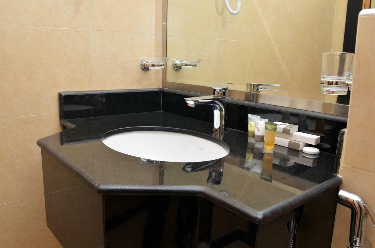 Nooh Tower Apartment Al Hidd ภายนอก รูปภาพ