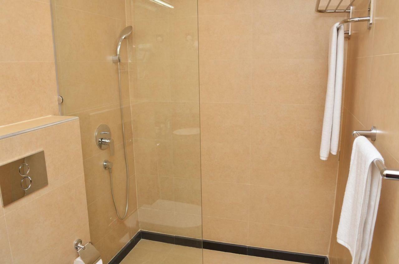 Nooh Tower Apartment Al Hidd ภายนอก รูปภาพ